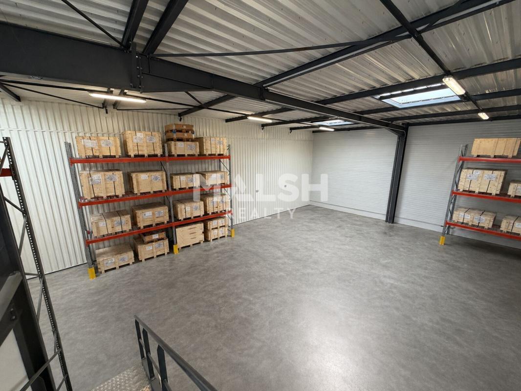Flex in Chasse-sur-Rhône for lease Interior Photo- Image 1 of 7