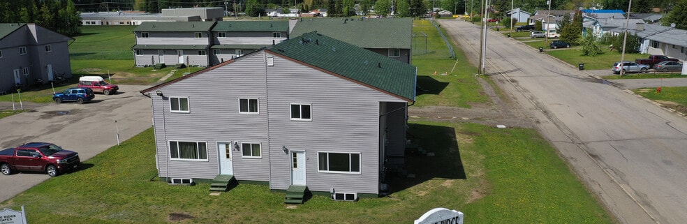 99 Stuart Dr, Mackenzie, BC à vendre - Photo du bâtiment - Image 2 de 7