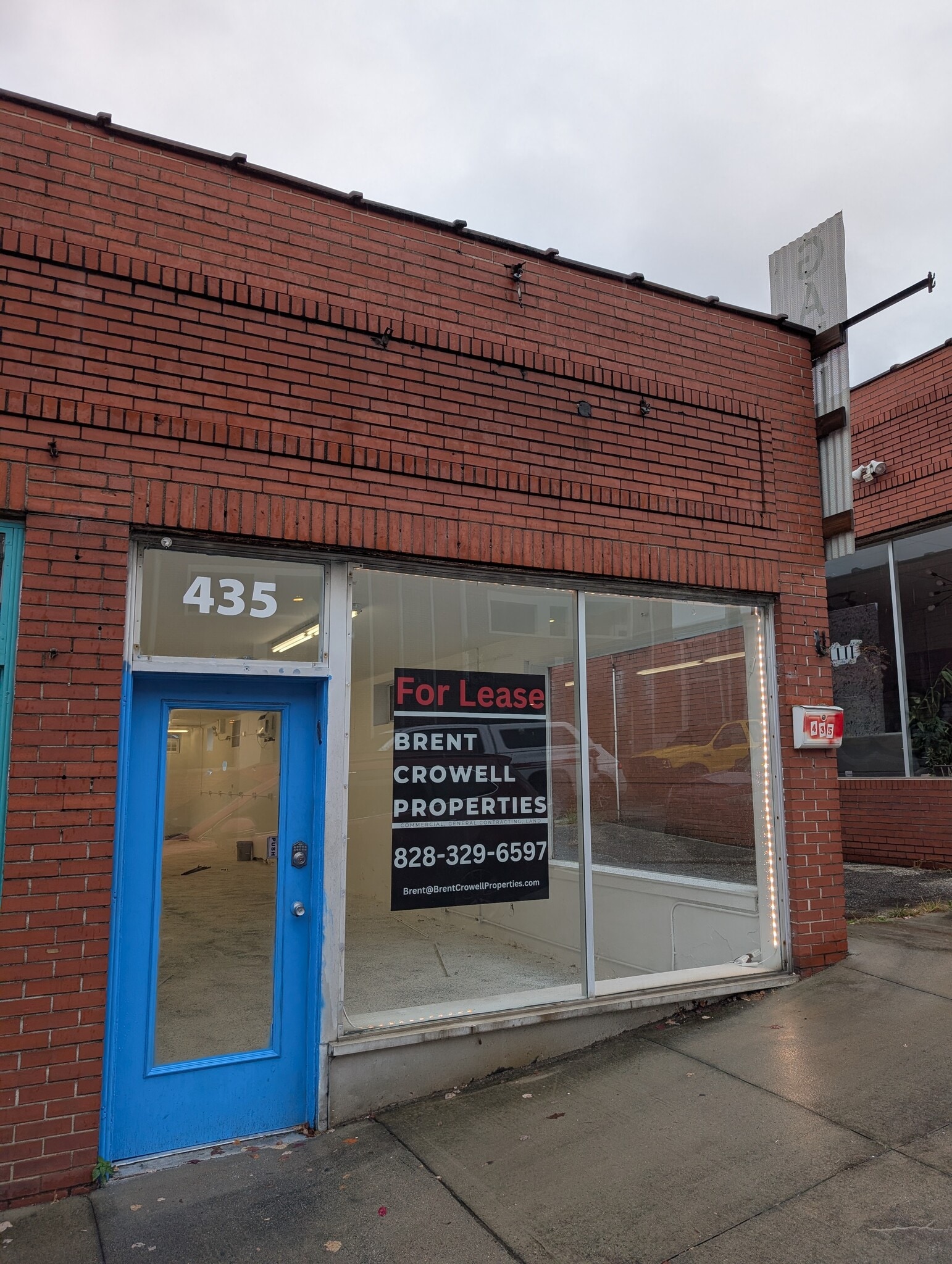 435 N Church St, Hendersonville, NC à louer Photo du bâtiment- Image 1 de 13