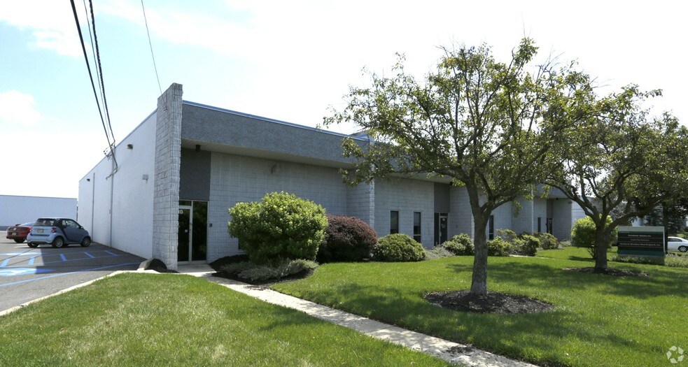 11 Jules Ln, New Brunswick, NJ à louer - Photo du bâtiment - Image 3 de 4