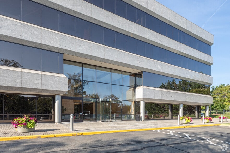 196 Van Buren St, Herndon, VA for lease - Building Photo - Image 2 of 5