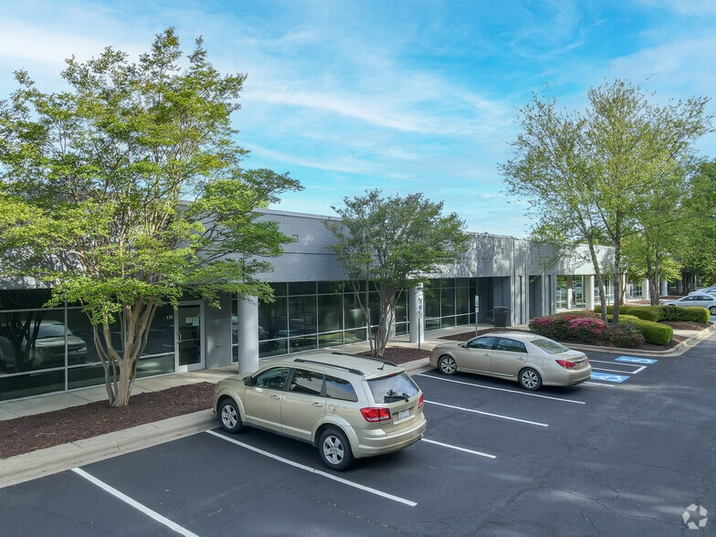 8604 Cliff Cameron Dr, Charlotte, NC for lease - Building Photo - Image 3 of 4