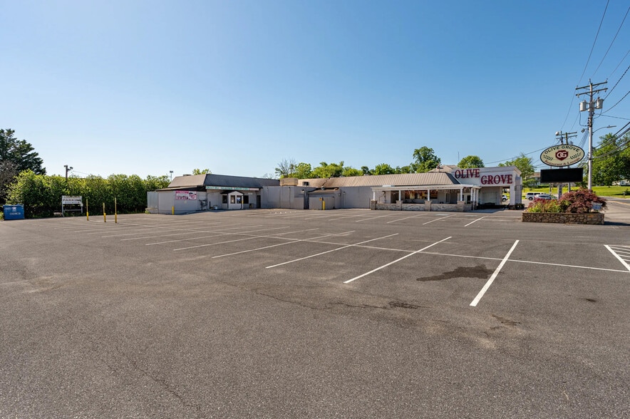 705 N Hammonds Ferry Rd, Linthicum Heights, MD for lease - Building Photo - Image 2 of 16