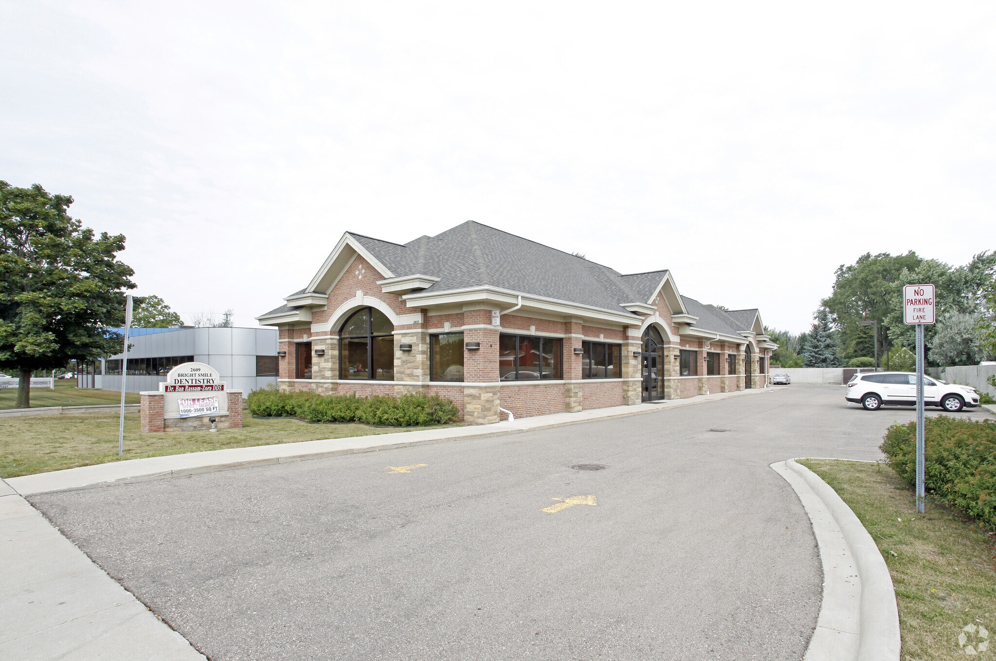 2609 Metropolitan Pky, Sterling Heights, MI for lease Building Photo- Image 1 of 21
