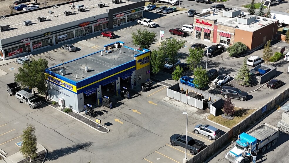 10822 50 St SE, Calgary, AB à louer - Photo du bâtiment - Image 3 de 3