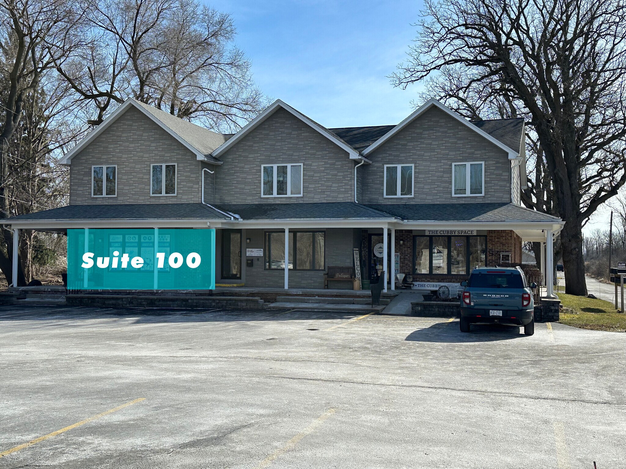 9735 Main St, Clarence, NY à louer Photo du bâtiment- Image 1 de 4