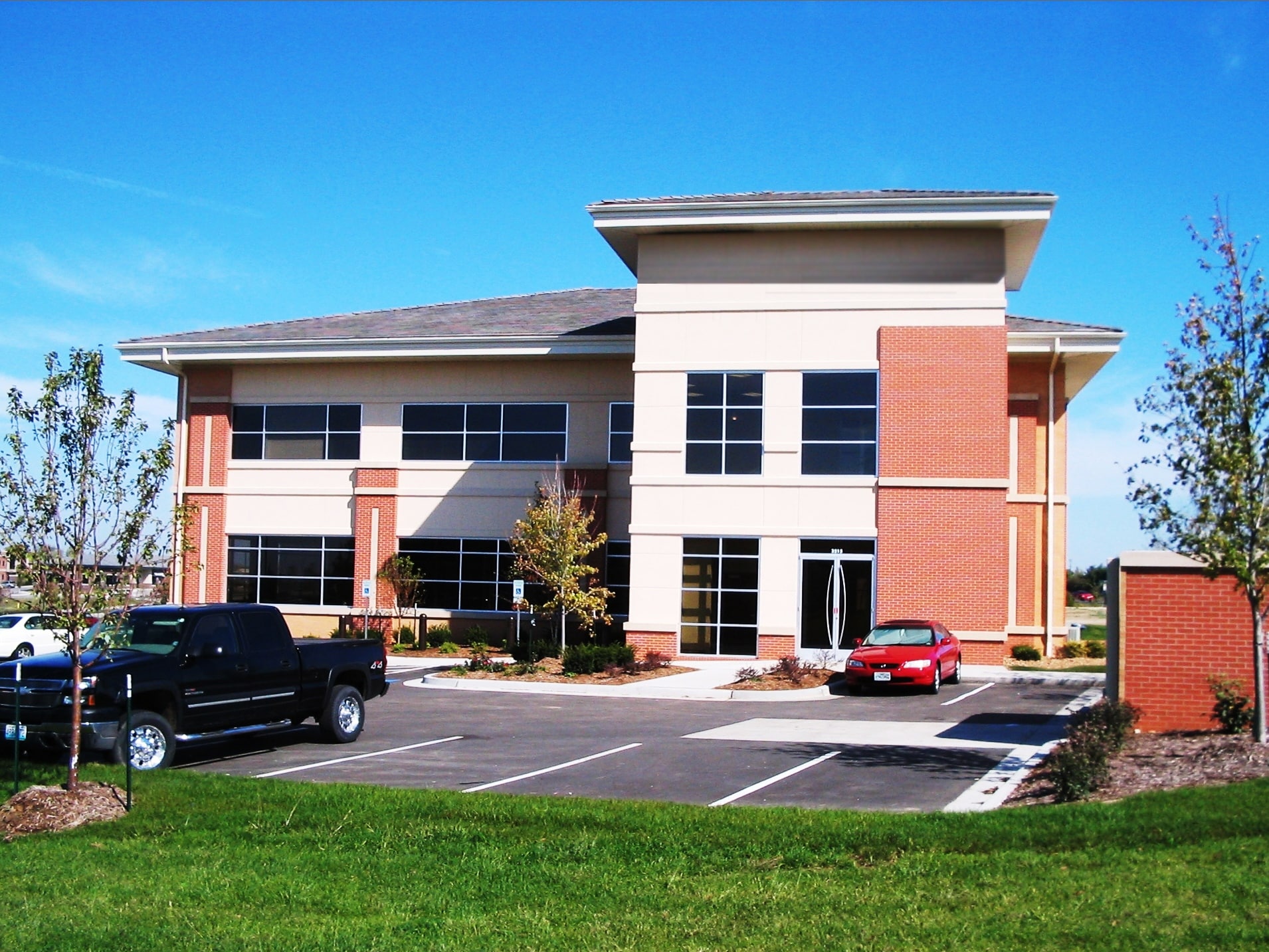 3215 NE Carnegie Dr, Lee's Summit, MO for lease Primary Photo- Image 1 of 2