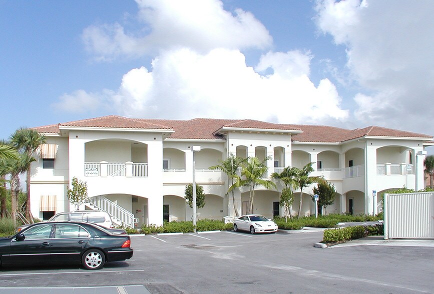 2751 Executive Park Dr, Weston, FL à vendre - Photo du bâtiment - Image 3 de 6