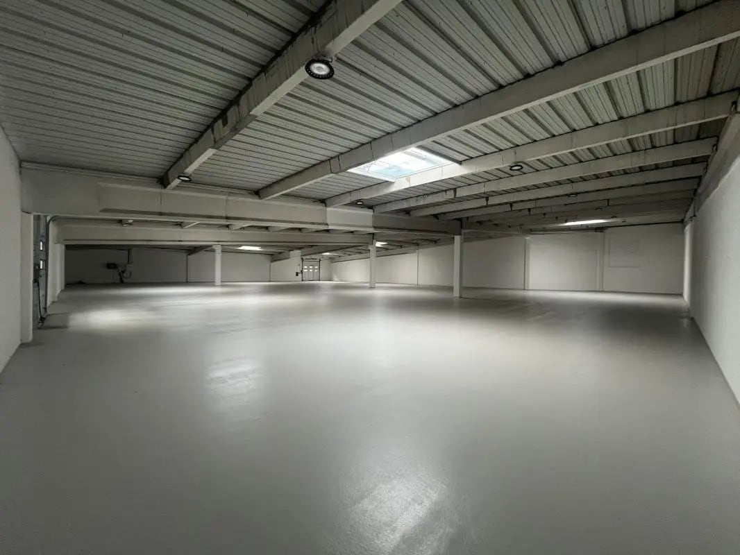 Flex in Maurepas for sale Primary Photo- Image 1 of 14