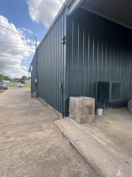 224 Liberty Suite D st, Pilot Point, TX for lease - Building Photo - Image 3 of 8