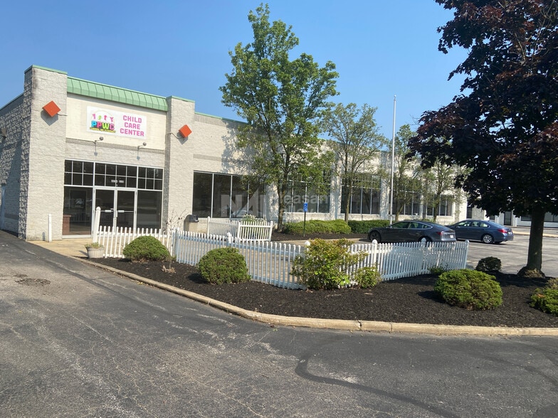 8054 Darrow Rd, Twinsburg, OH for sale - Building Photo - Image 3 of 5