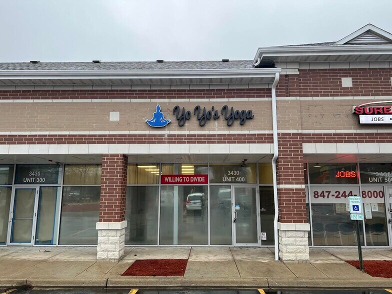 3430 Grand Ave, Gurnee, IL à louer - Photo du bâtiment - Image 2 de 5