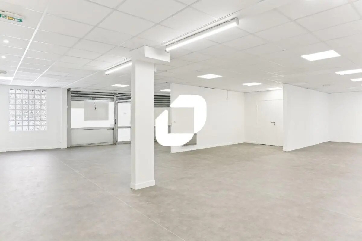 Office in Boulogne-Billancourt for lease Interior Photo- Image 1 of 10