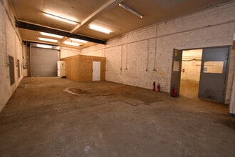 11 Bankside, Falkirk for lease Interior Photo- Image 1 of 3