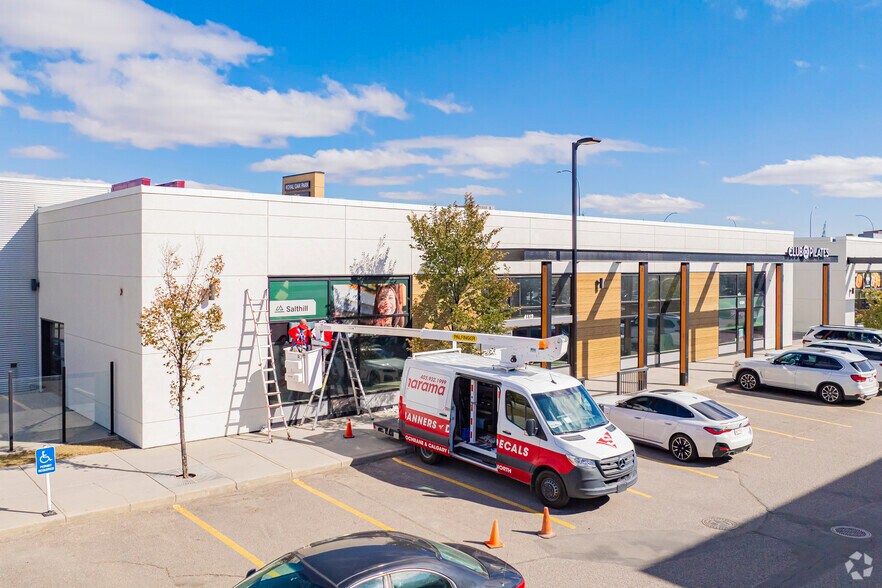 8650 112th Ave NW, Calgary, AB à louer - Photo du bâtiment - Image 2 de 3