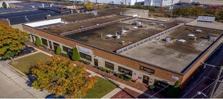 Plus de détails pour 730-748 N 109th St, Wauwatosa, WI - Local d'activités à louer