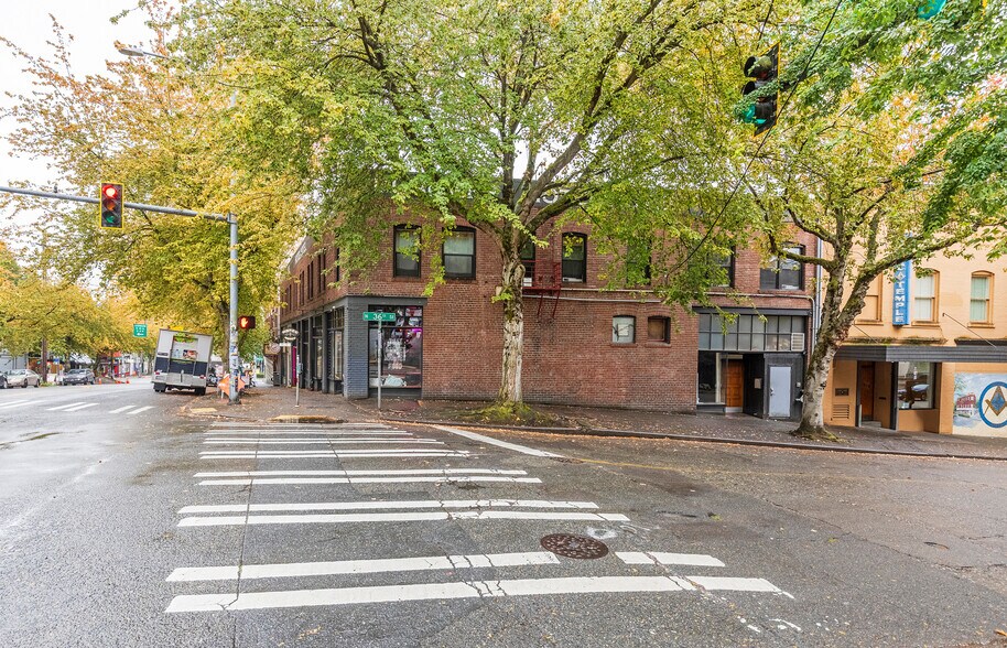 3516 Fremont Pl N, Seattle, WA for lease - Building Photo - Image 2 of 4