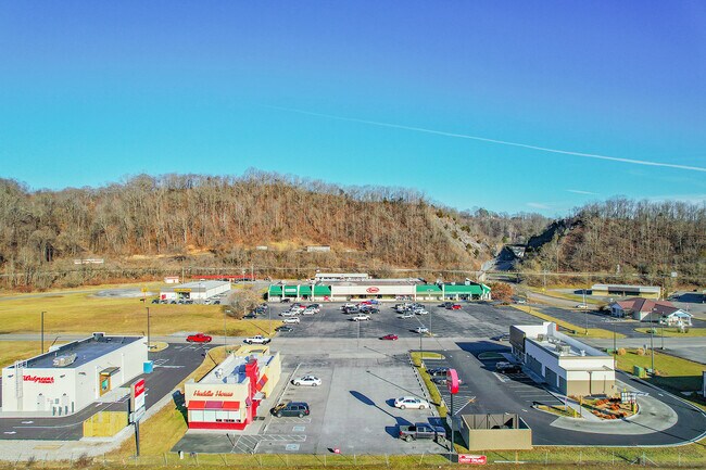 Plus de détails pour 16427 Wise St, Saint Paul, VA - Commerce de détail à louer