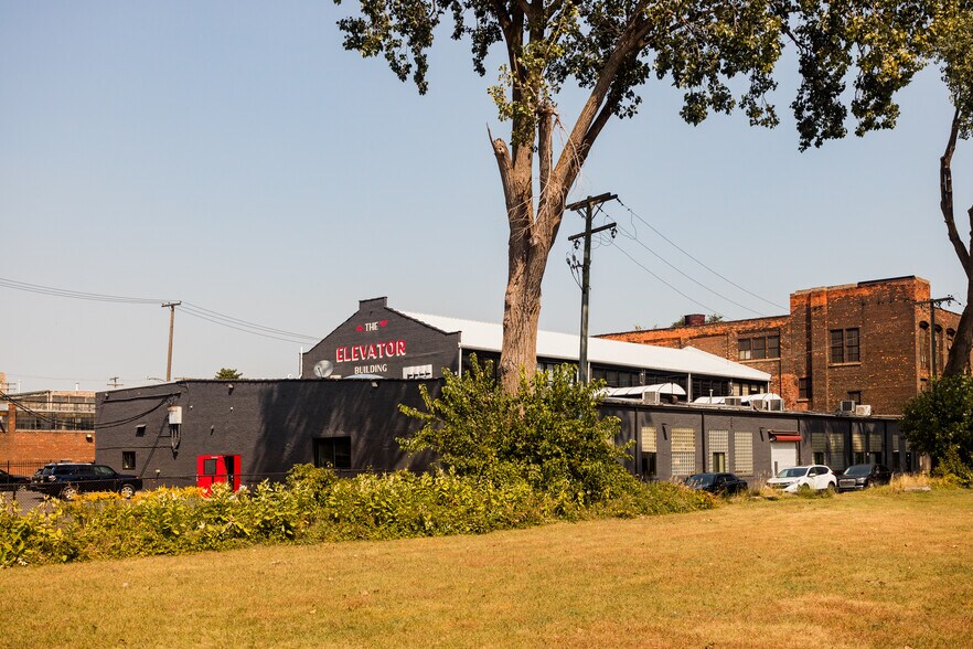1938 Franklin St, Detroit, MI à louer - Photo du bâtiment - Image 2 de 33