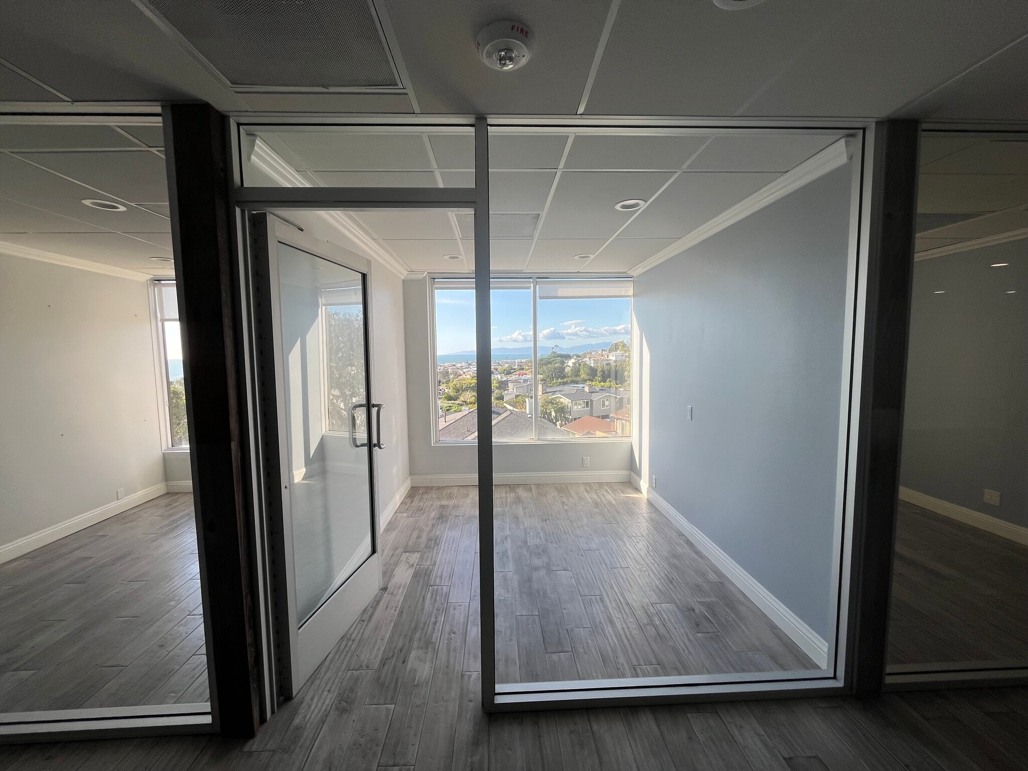 2615 Pacific Coast Hwy, Hermosa Beach, CA for lease Interior Photo- Image 1 of 7