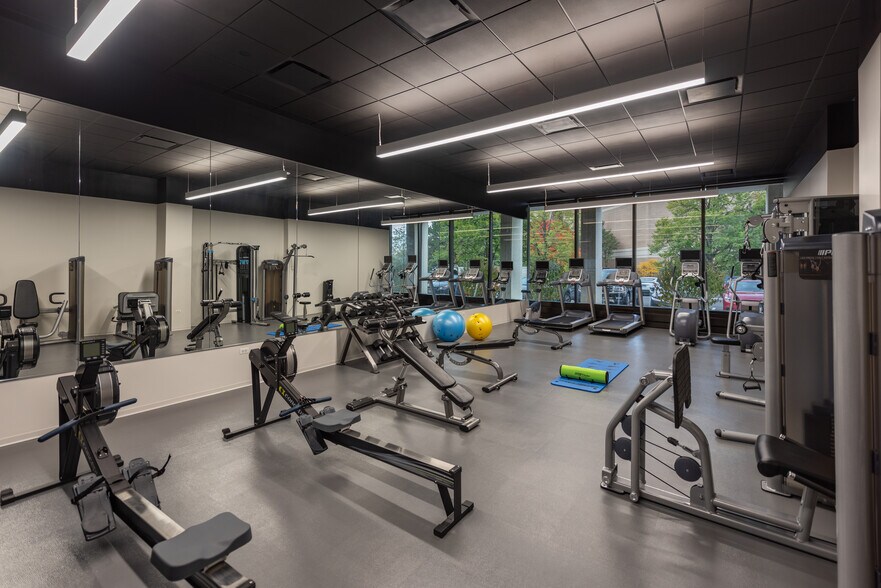 1900 Spring Rd, Oak Brook, IL à louer - Photo intérieure - Image 3 de 7