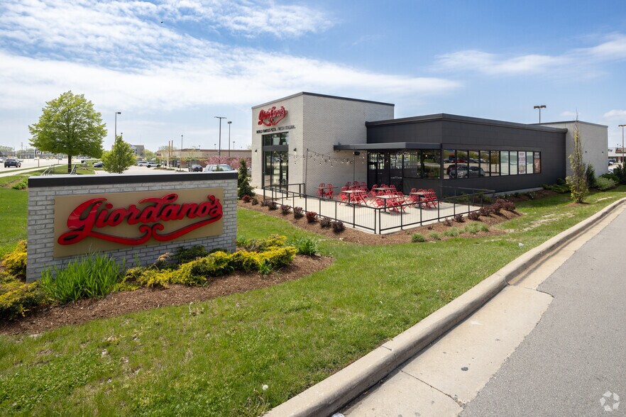 7120 Green Bay Rd, Kenosha, WI à louer - Photo du bâtiment - Image 2 de 10