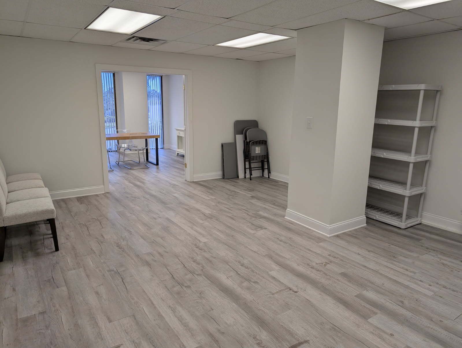 801 W Bay Dr, Largo, FL à louer Photo intérieure- Image 1 de 8