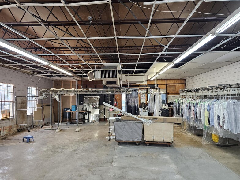 8309-8323 McCullough Ave, San Antonio, TX for lease - Building Photo - Image 2 of 7