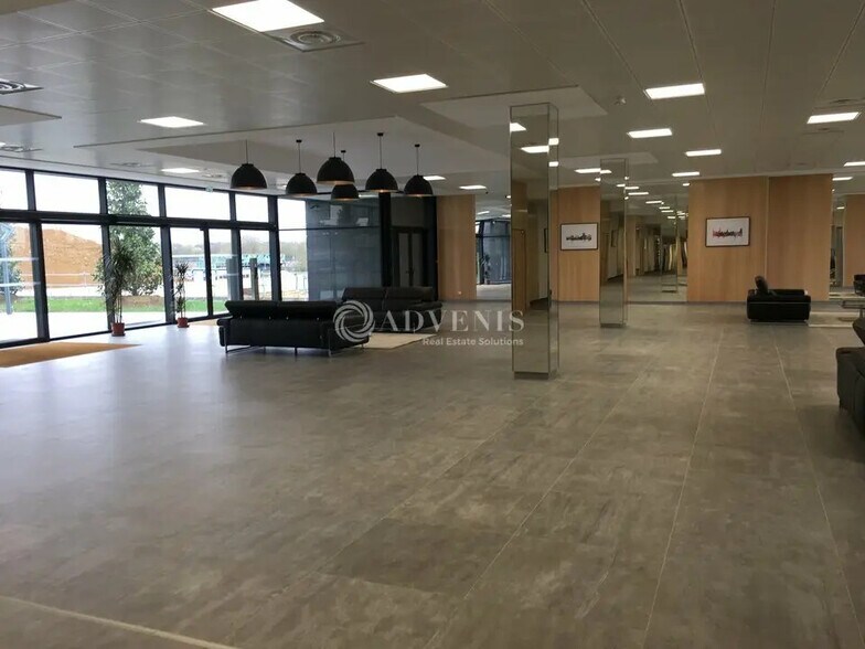 Office in Jossigny for lease - Building Photo - Image 1 of 5