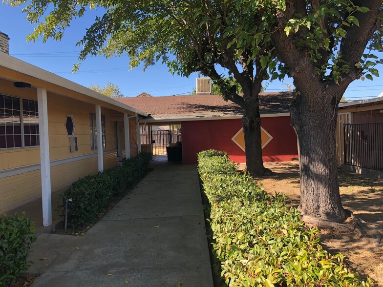 3721 Watt Ave, Sacramento, CA à vendre - Photo du bâtiment - Image 3 de 6