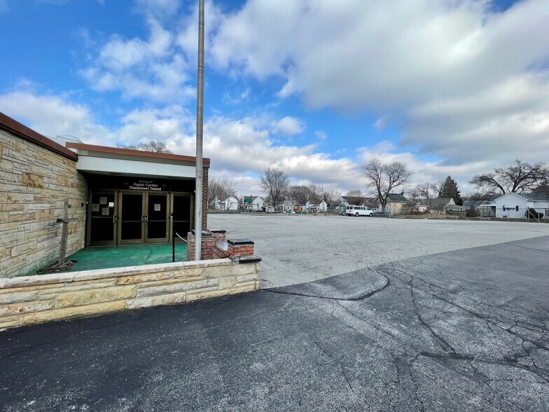 804 S Purdum St, Kokomo, IN à vendre - Photo du bâtiment - Image 3 de 47