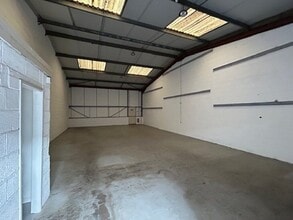 West Stone, Droitwich for lease Interior Photo- Image 1 of 2