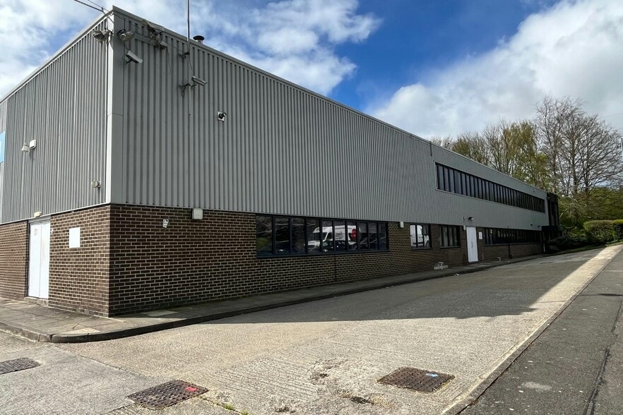 1 Crompton Rd, Swindon for lease - Building Photo - Image 3 of 4