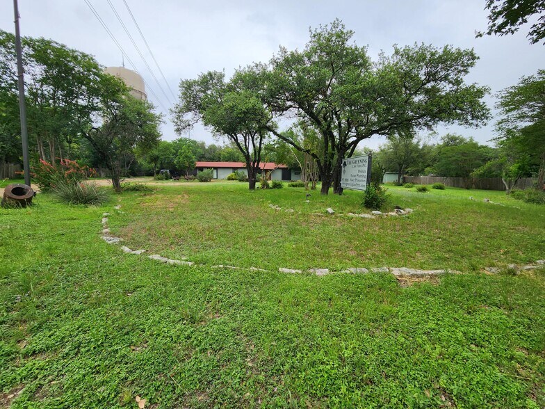 1601 Williams Dr, Georgetown, TX à vendre - Photo du bâtiment - Image 1 de 4