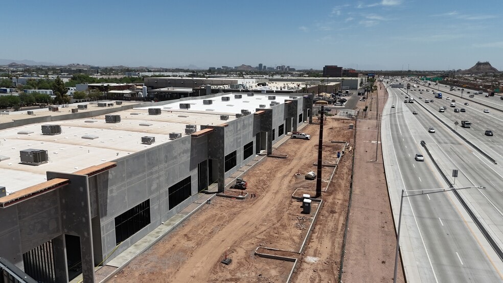 4221 E Raymond St, Phoenix, AZ for lease - Building Photo - Image 3 of 11