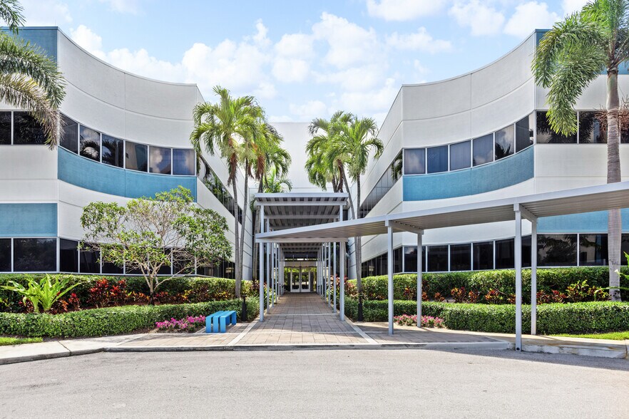 5201 Congress Ave, Boca Raton, FL à louer - Photo du bâtiment - Image 2 de 9