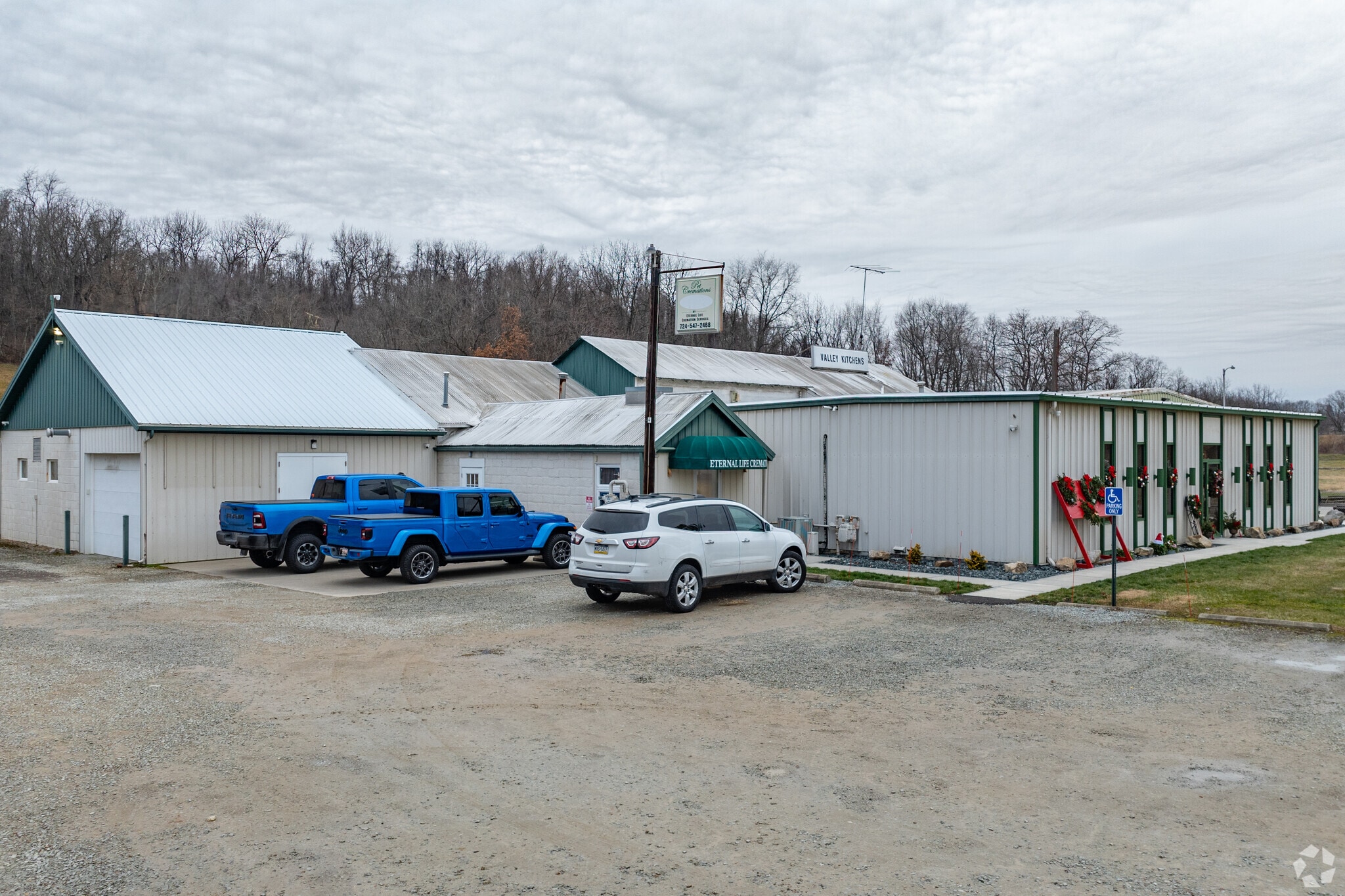 555 Valley Kitchen Dr, Mount Pleasant, PA for lease Primary Photo- Image 1 of 5
