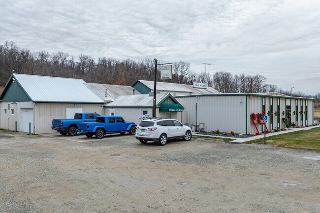 More details for 555 Valley Kitchen Dr, Mount Pleasant, PA - Flex for Lease