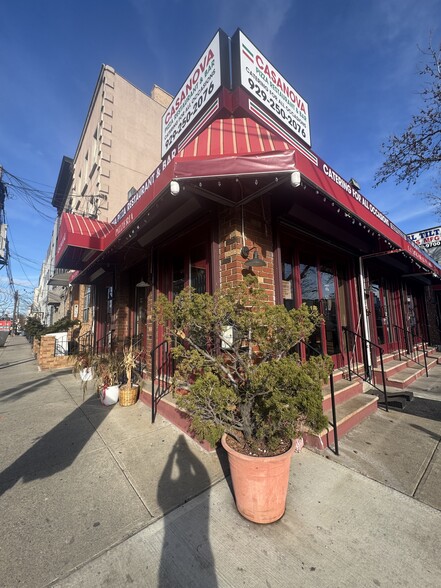 338 McGuinness Blvd, Brooklyn, NY à louer - Photo du bâtiment - Image 3 de 5