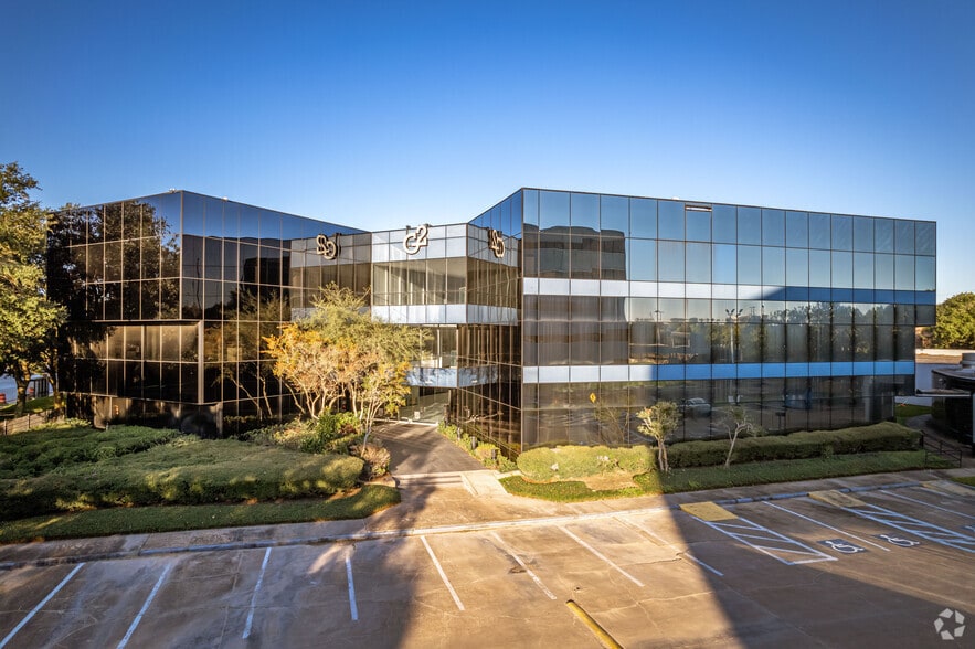 10850 Richmond Ave, Houston, TX for lease - Primary Photo - Image 1 of 13
