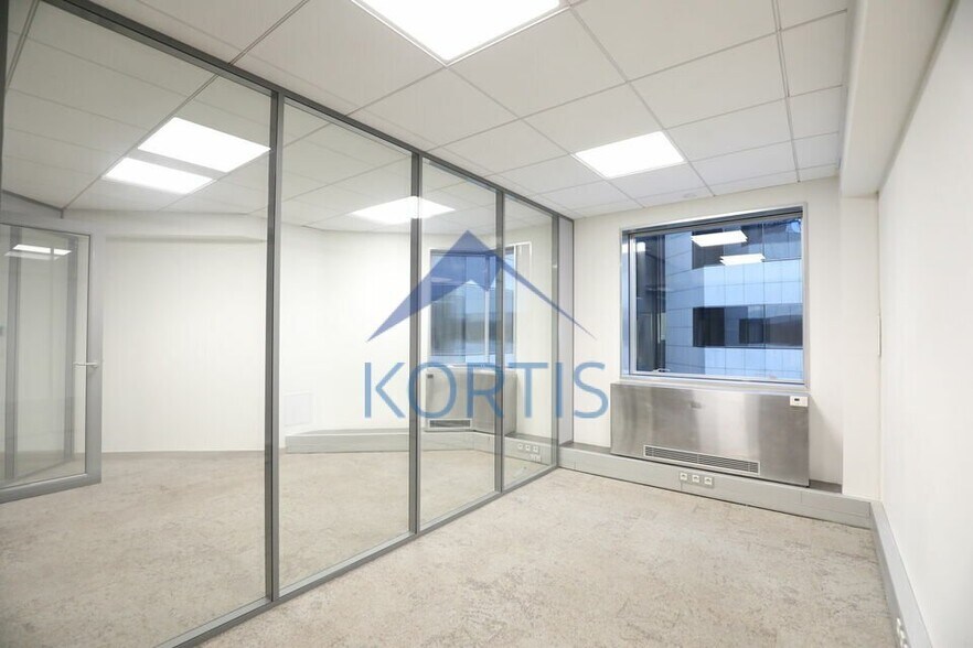 Office in Lyon for sale - Interior Photo - Image 2 of 12