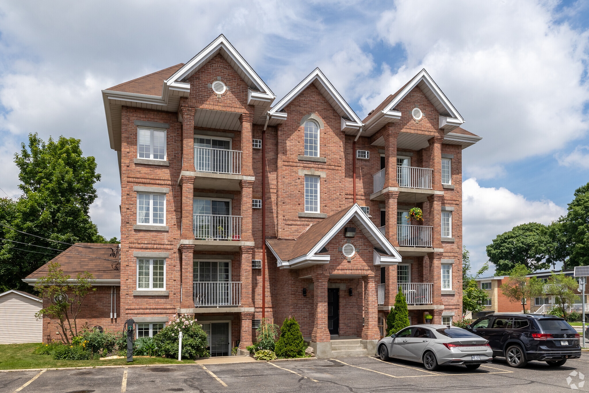 3500 Rue Chalifoux, Laval, QC for sale Primary Photo- Image 1 of 4