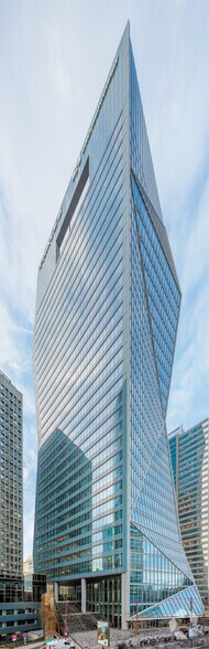 31 Place Des Corolles, Courbevoie à louer - Photo du bâtiment - Image 2 de 4