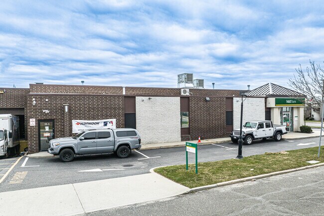 More details for 21 E Industry Ct, Deer Park, NY - Industrial for Lease
