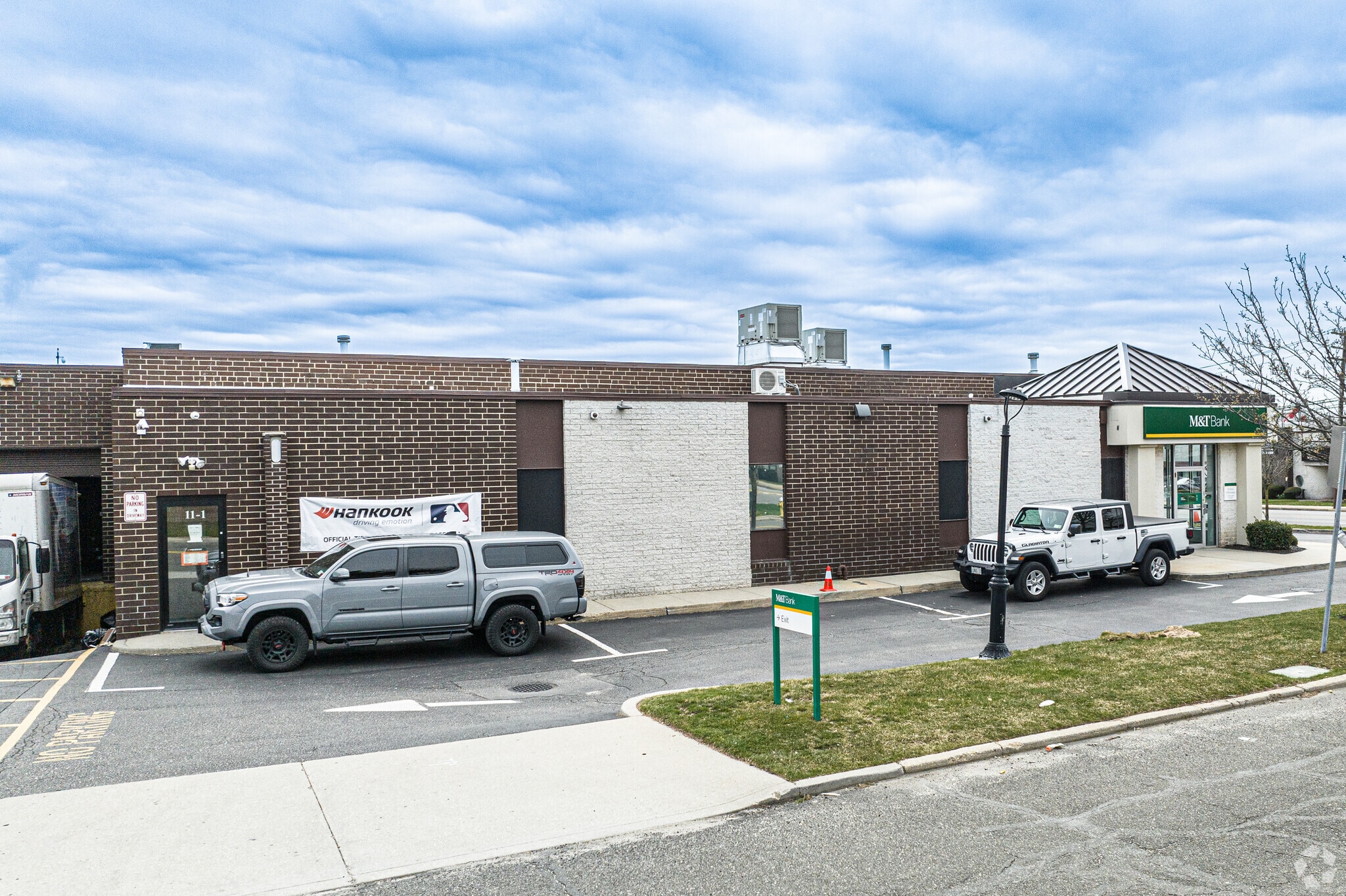 21 E Industry Ct, Deer Park, NY for lease Primary Photo- Image 1 of 5