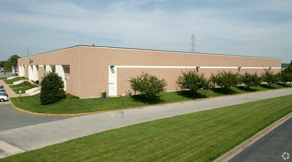 804 Greenbrier Cir, Chesapeake, VA à louer - Photo du bâtiment - Image 2 de 7
