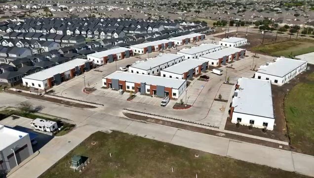 5151 Meadow Ranch Pky, Richmond, TX à vendre - Vidéo sur l’inscription commerciale - Image 2 de 9