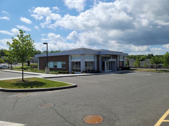 169 Danbury Rd, New Milford, CT à louer - Photo du bâtiment - Image 2 de 2