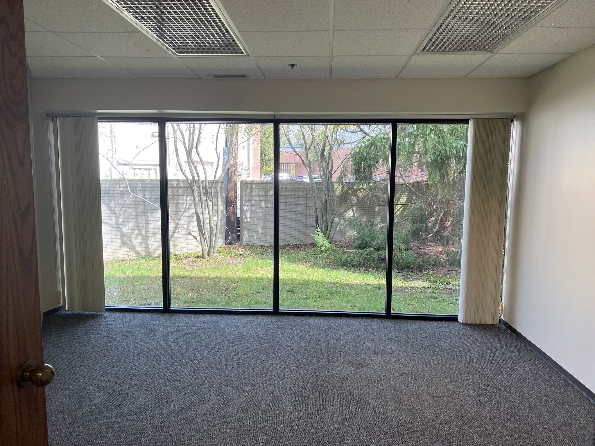 7 W Square Lake Rd, Bloomfield Hills, MI for lease Interior Photo- Image 1 of 1
