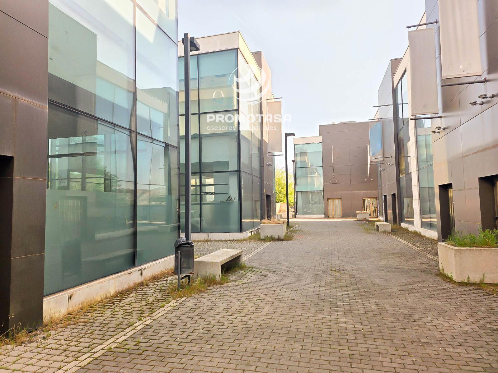 Retail in Arganda del Rey, Madrid for lease Primary Photo- Image 1 of 2